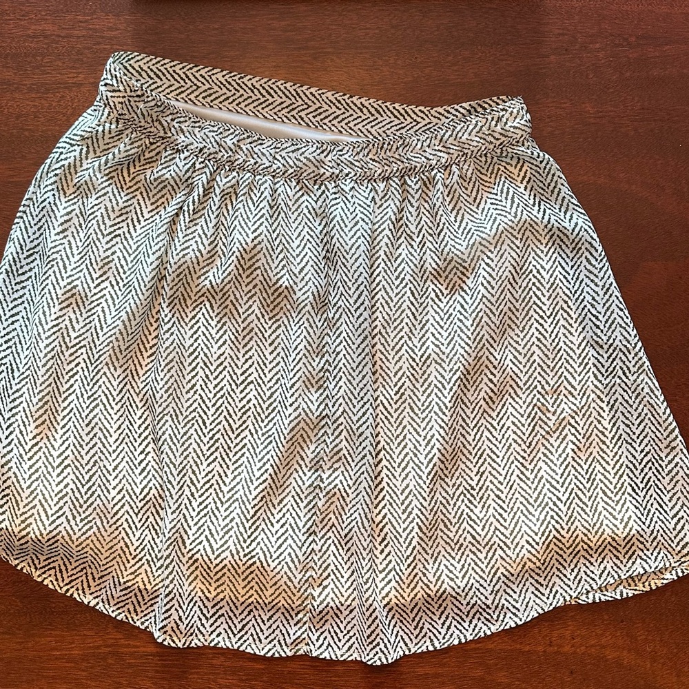 Old Navy Skirt - Size Medium